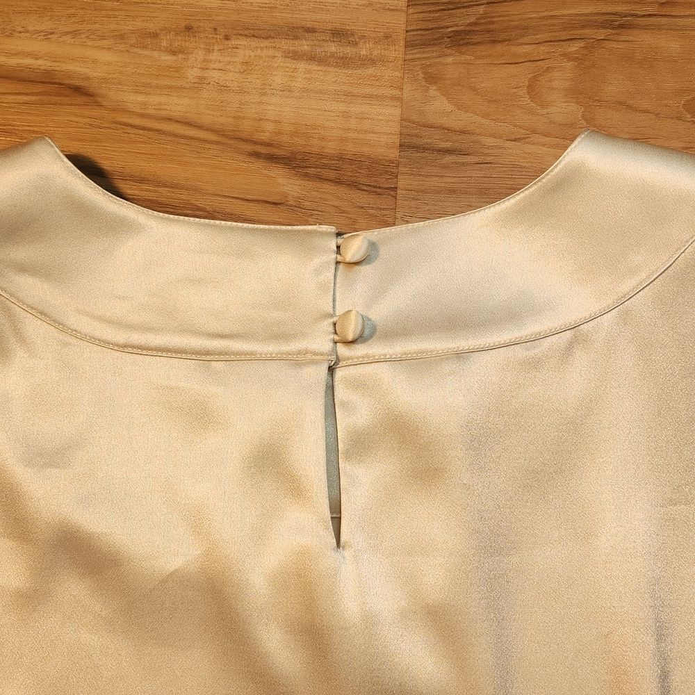 🔹️Judith Hart Cream Satin Fitted Short Sleeve Top Petite 8 - Picture 4 of 8